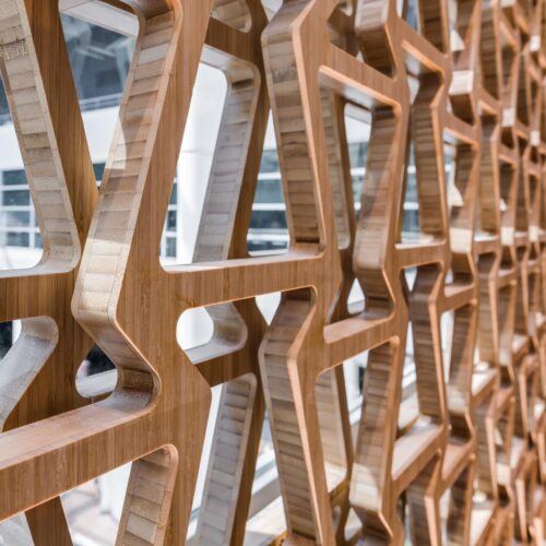 Bamboe plaatmateriaal toegepast in Lexus lounge